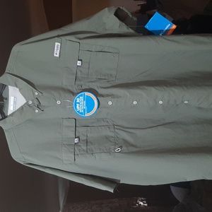 Men's Columbia shirt
